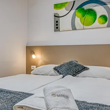 Ladavac Bed & Breakfast 4*