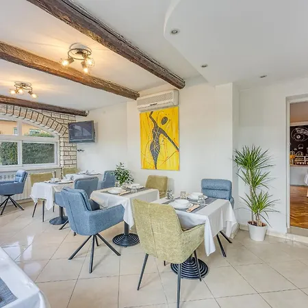 Bed & Breakfast Ladavac 4*
