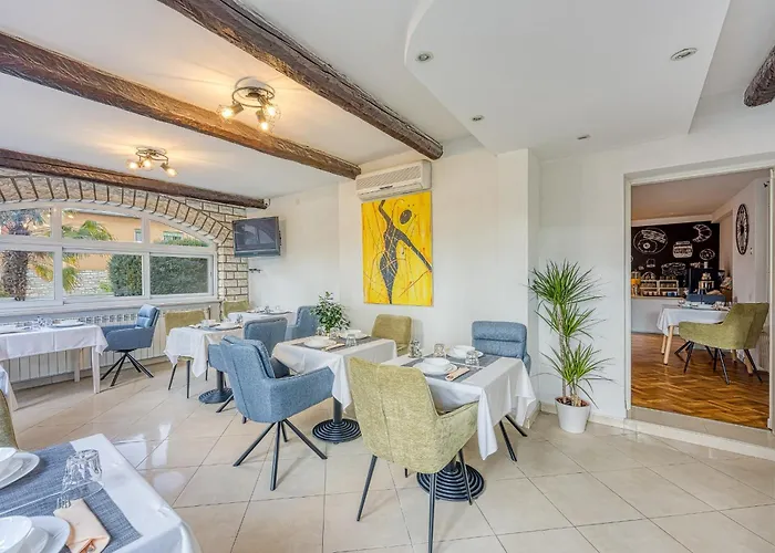 Bed and breakfast Ladavac 4*