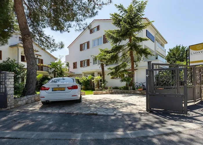 Bed and breakfast Ladavac