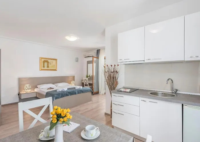 Bed and breakfast Ladavac 4*