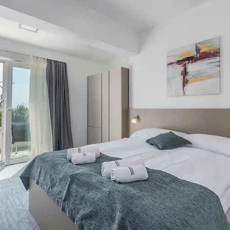Ladavac Frühstückspension 4*
