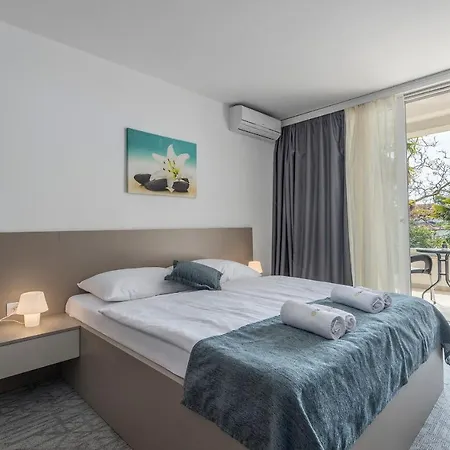 Ladavac Frühstückspension 4*