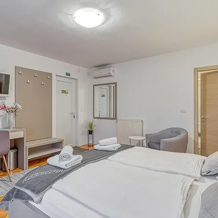 ベッド・アンド・ブレックファスト Ladavac ロヴィニ