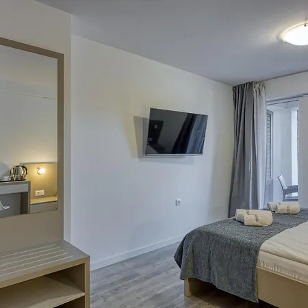 Ladavac Frühstückspension 4*