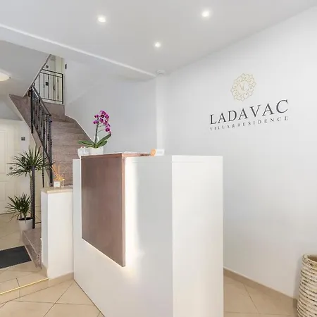 Ladavac Frühstückspension 4*