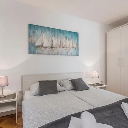 Villa Ladavac B&B Bed & Breakfast 4*