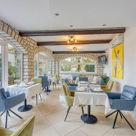 Villa Ladavac B&B 4*